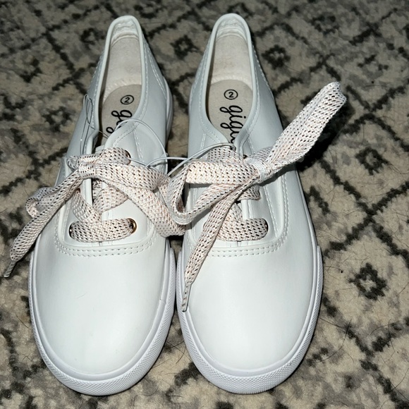 Size 2 Gigil Whitew Sneaker with Glittery Shoe Laces.  New without Tags - Picture 1 of 8